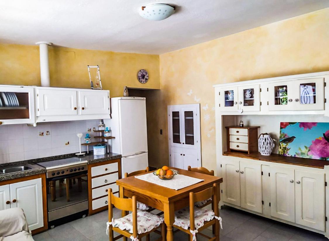 Casa Maddalenina Con Giardino, Vicino Al Mare! Apartamento La Maddalena  Exterior foto