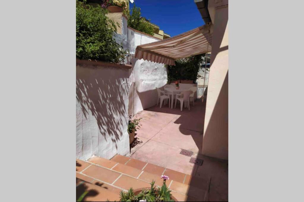 Casa Maddalenina Con Giardino, Vicino Al Mare! Apartamento La Maddalena  Exterior foto